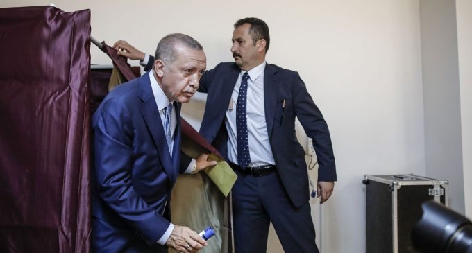 Financial Times’tan seçim barajına ilişkin çarpıcı analiz: Erdoğan’ın rakiplerini etkileyebilir