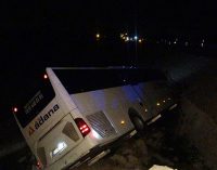 Adana’da yolcu otobüsü devrildi: 23 yaralı