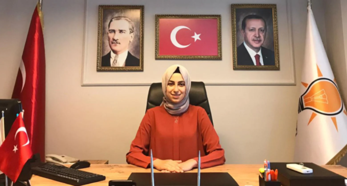 AKP’de istifa: “Adaletten uzaklaşma ve liyakatsizlik gibi sebeplerle…”
