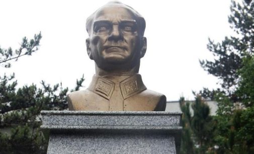 Atatürk heykelini çalıp satan dört kişi tutuklandı