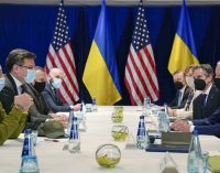 ABD Başkanı Biden, Varşova’da: Ukraynalı bakanlarla bir araya geldi