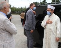 Diyanet İşleri Başkanı Erbaş “Korkumuzdan yeni araba alamıyoruz” demişti: Artık lüks ve VIP minibüse biniyor
