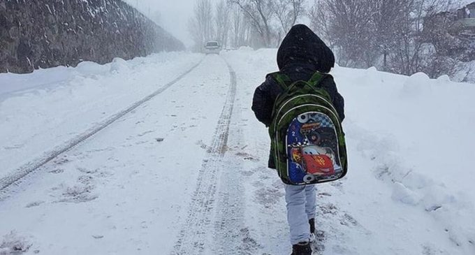 Eğitime kar engeli: Birçok ilde okullar tatil edildi