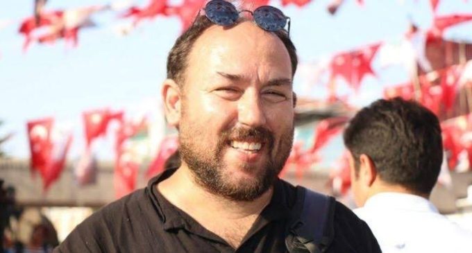 Gazeteci Hayri Tunç gözaltına alındığını duyurdu