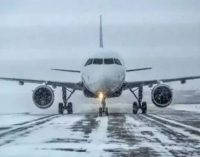 İstanbul’da kuvvetli kar yağışı: Piste inemeyen bazı uçaklar İzmir ve Ankara’ya yönlendirildi