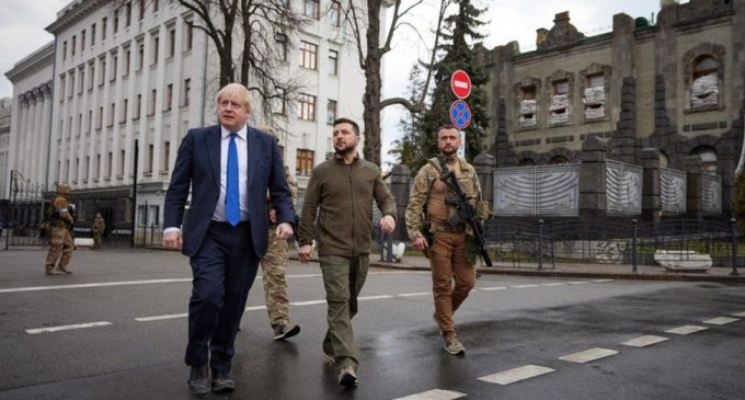 Rusya’dan Boris Johnson’ın da aralarında olduğu 13 üst düzey yöneticiye ülkeye giriş yasağı