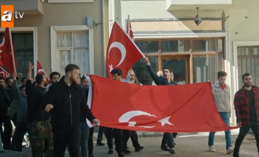 Yandaş ATV’nin dizisinde sığınmacıları protesto edenlere “terörist” göndermesi