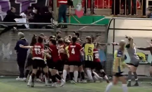 Amed Sportif – Fenerbahçe Kadın futbol takımının maçında kavga çıktı