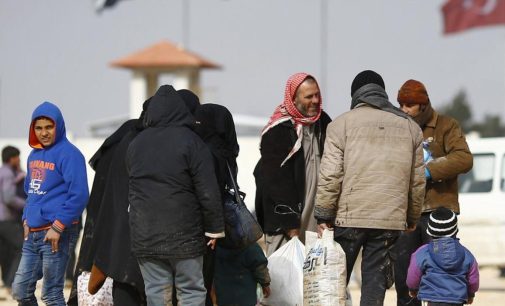 AKP’nin Suriyeliler için “gönüllü dönüş” planı: Nakliye ve barınma desteği verilecek
