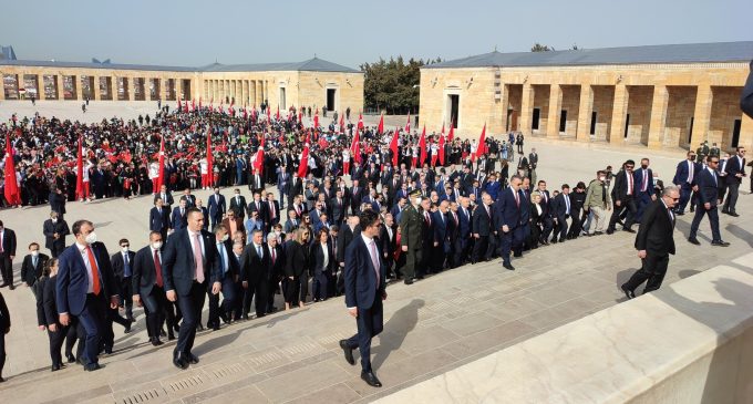 Erdoğan 23 Nisan’da yine şaşırtmadı: Anıtkabir’deki törene katılmadı!