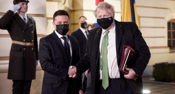 İngiltere Başbakanı Johnson, Kiev’de Zelenskiy ile görüştü