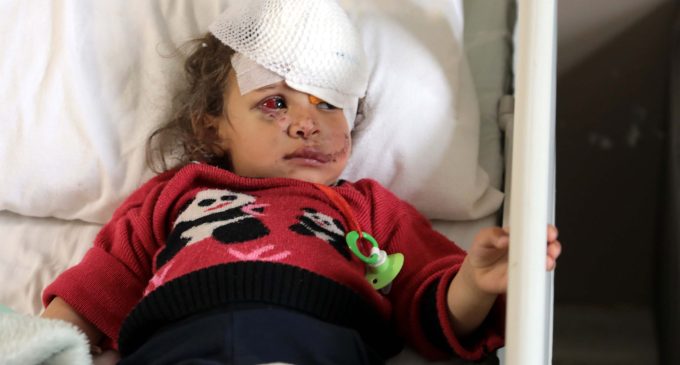 Eşeğin ısırdığı küçük Fatma’ya, boynundan alınan doku ile yeni göz kapağı yapıldı
