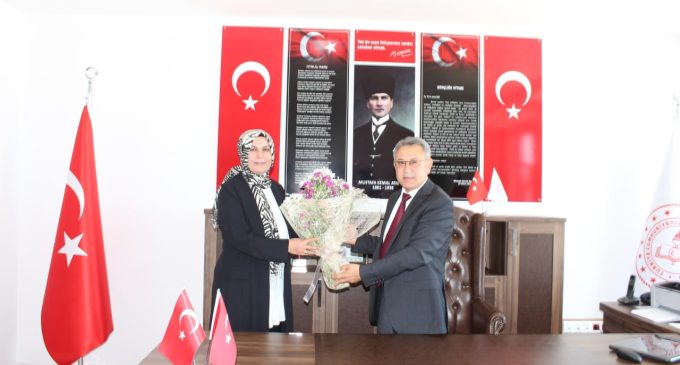 Eşi AKP’ye katıldı, iki hafta sonra müdür olarak atandı