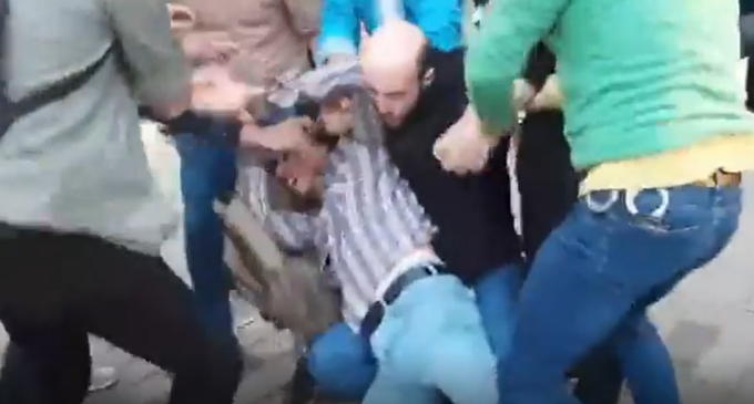 Gezi kararını protesto edenlere polis saldırısı: Yurttaşları yerde sürükleyerek gözaltına aldılar