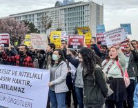 İstanbul’da öğrencilerden ulaşım zammına karşı protesto