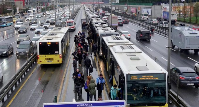 İstanbul’da toplu taşıma zammında yeni karar: Öğrenci zammını İBB karşılayacak