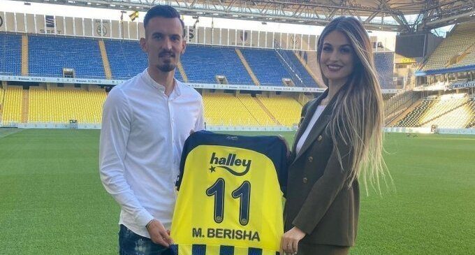 Sevgilisini darbettiği iddia edilmişti: Fenerbahçeli Berisha’ya uzaklaştırma kararı
