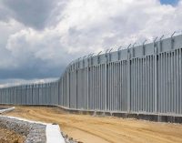 Yunanistan göçmenlere karşı Türkiye sınırındaki beton çiti uzatıyor