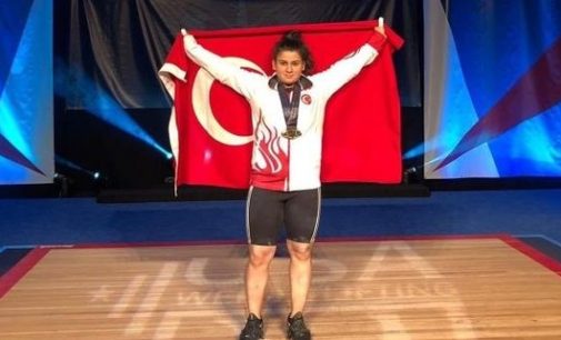 Dilara Narin halterde dünya şampiyonu oldu