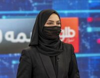 Kadın düşmanı Taliban şaşırtmadı: Afganistan’da kadın spikerler ekrana burkayla çıktı