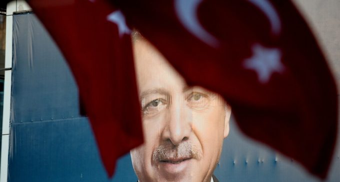 The Guardian: Erdoğan “İsveç” tepkisiyle milliyetçi oyları hedefliyor