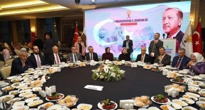 AKP Kahramanmaraş il başkanlığının görkemli iftar sofrası sosyal medyanın gündeminde