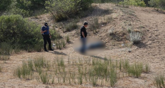 Etrafına fotoğraf koymuşlar: Ormanlık alanda kimliği belirsiz ceset bulundu