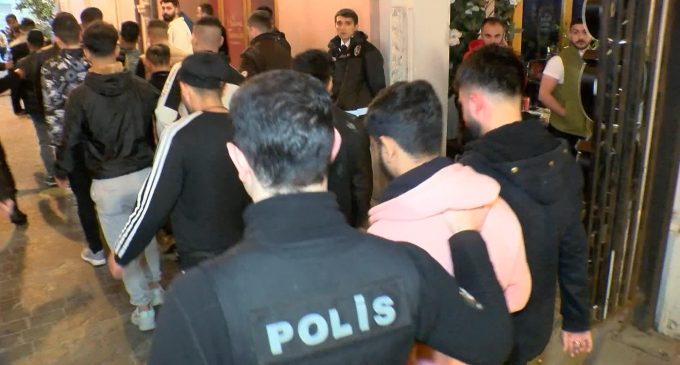 İstiklal Caddesi’nde düzensiz göçmen operasyonu: 120 kişi gözaltına alındı, sınır dışı edilecekler