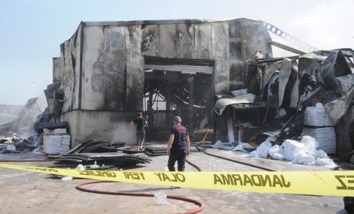 Kocaeli’de plastik fabrikasında yangın: Soruşturma başlatıldı