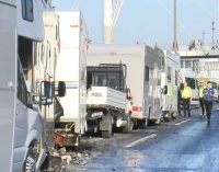 İstanbul’da karavanlar zincirleme kaza yaptı: Yaralılar var