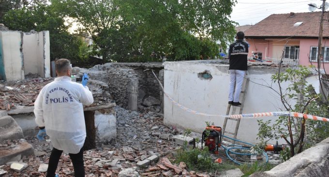 Metruk evin duvarları yıkıldı, hurdacılık yapan çocuklar altında kaldı: Bir ölü, bir yaralı!