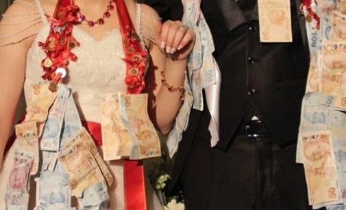 Düğünde takı sınırı: Küpe, yüzük, saat ve dört adet 20 gram bilezik haricinde takı yasak