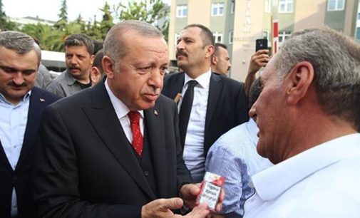 Erdoğan’dan sigara ve içki içenlere: Aç, sefil geziyor ama almaktan geri durmuyorlar