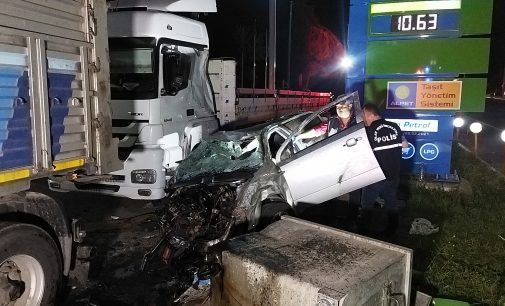 Uşak’ta korkunç kaza: Sürat yapan otomobil, iki üniversite öğrencisini yaşamdan kopardı