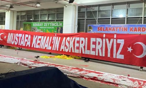 “Mustafa Kemal’in askerleriyiz pankartı milli maça alınmadı” iddiası: Sosyal medyadan tepki yağdı