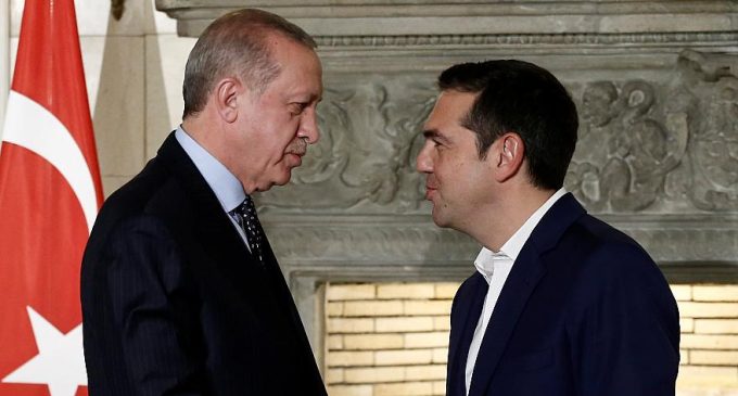 Erdoğan’ın Yunanca tweetine Çipras’tan Türkçe karşılık: “Ekonomik krize cevap aşırı milliyetçilik değildir”