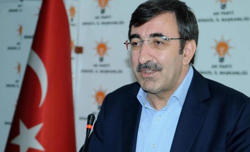 AKP’li Yılmaz’dan “Sürtük lafını aynen iade ediyorum” diyen CHP’li Bekaroğlu’na: Hakaret etmeyin