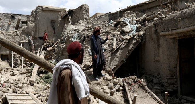 Afganistan’ı sarsan deprem: Ölü sayısı bin 100’ü geçti