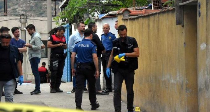 İzmir’de köpek nedeniyle çıkan tartışmada aynı aileden üç kişi katledildi