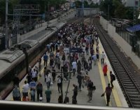 Marmaray’da bir kişi tren raylarına atlayarak intihar etti