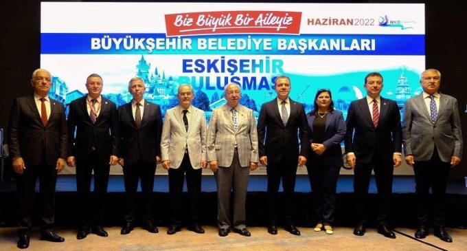 CHP’li başkanlardan “Dışişleri izni” kararına tepki: Ülkemizin boynunu uluslararası arenada bükecek bir ayıp