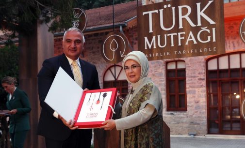 İsraf düzeni: Önsözünü Emine Erdoğan’ın yazdığı yemek kitabı için 1,14 milyon TL daha harcanacak