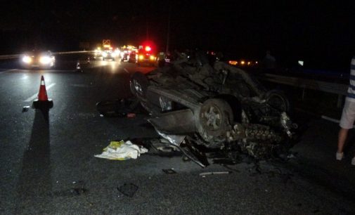 Tatil yolunda korkunç kaza: Takla atan otomobil karşı şeride geçti, üç kişi öldü
