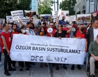 Diyarbakır’da 16 gazeteci bir aydır tutuklu: “Dışarıdaki dayanışma bize güç veriyor”