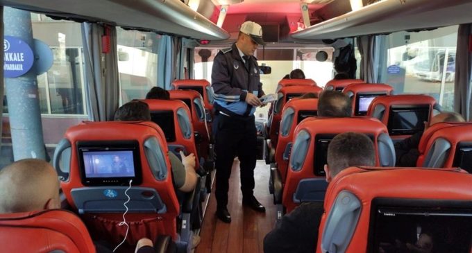 Şehirlerarası otobüs yolculuklarında emniyet kemerine “uçak” modeli: Uymayan yolcu ve firmalara yaptırım uygulanacak