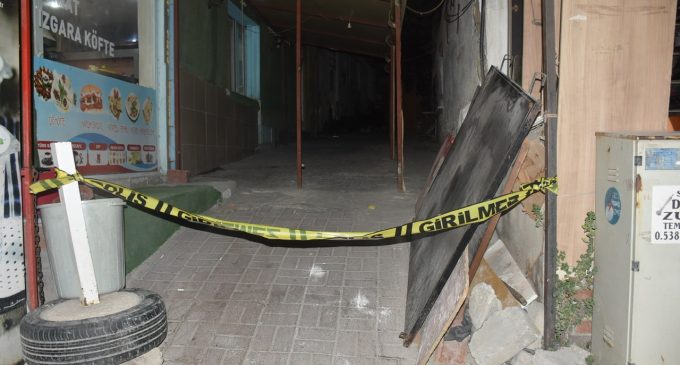 İzmir’de bıçaklı kavga: Bir kişi yaşamını yitirdi