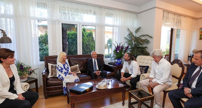 Kılıçdaroğlu’ndan Cüneyt Arkın’ın ailesine ziyaret