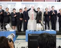 Japonya’da seçimi öldürülen eski başbakan Şinzo Abe’nin partisi kazandı