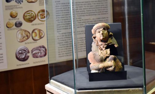 Smyrna’da bulunmuştu: Tanrıça “Minerva”nın 2 bin 600 yıllık heykel parçaları ilk kez sergilendi