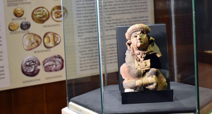 Smyrna’da bulunmuştu: Tanrıça “Minerva”nın 2 bin 600 yıllık heykel parçaları ilk kez sergilendi